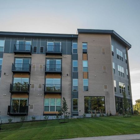 Frontdesk Core Apts Campustown Ames Exterior foto